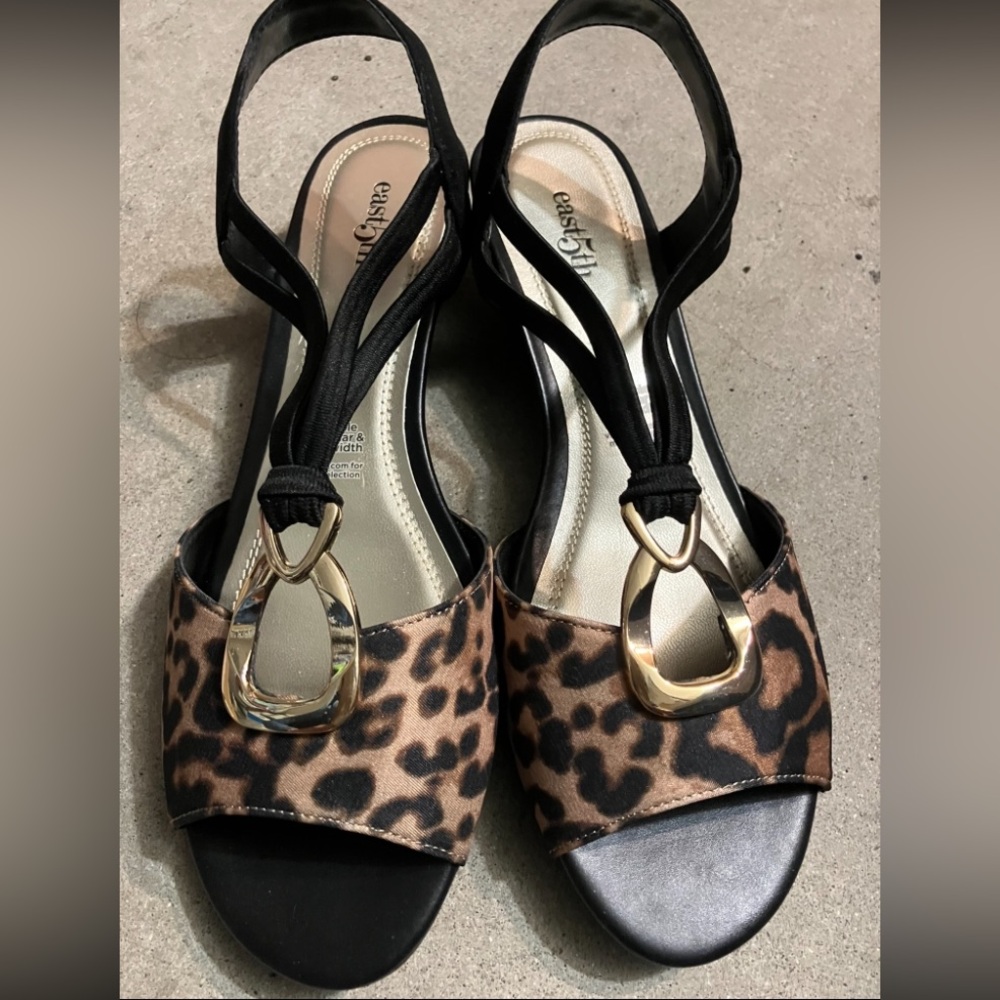 Women’s shoes size 7, new!